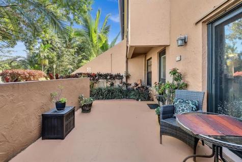 9050 Jacaranda Lane Plantation FL 33324