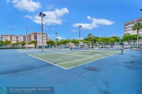 1400 Saint Charles Place Pembroke Pines FL 33026