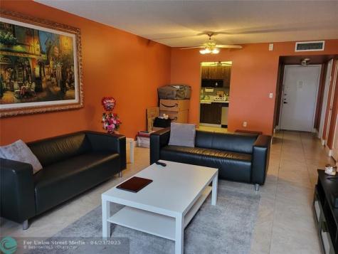 1400 Saint Charles Place Pembroke Pines FL 33026