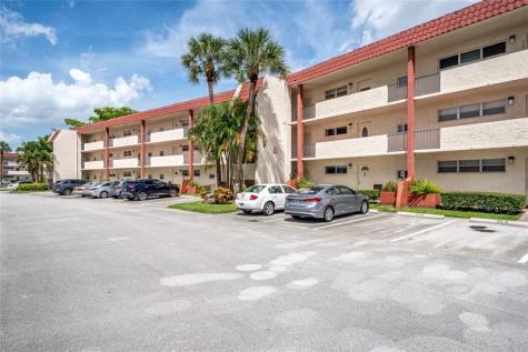 9720 S Hollybrook Lake Drive Pembroke Pines FL 33025