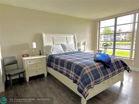 5609 Coral Lake Margate FL 33063