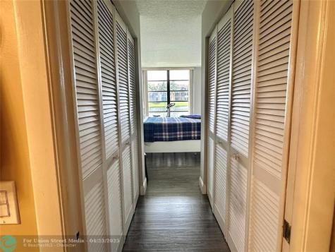 5609 Coral Lake Margate FL 33063