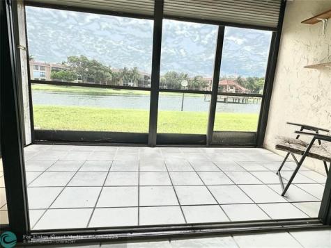 5609 Coral Lake Margate FL 33063