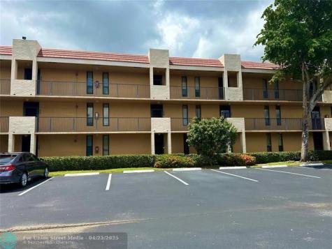 5609 Coral Lake Margate FL 33063