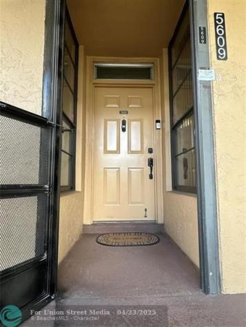 5609 Coral Lake Margate FL 33063