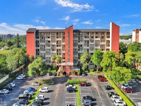 2200 S Cypress Bend Drive Pompano Beach FL 33069