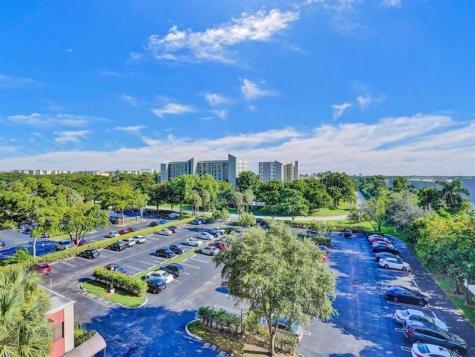 2200 S Cypress Bend Drive Pompano Beach FL 33069