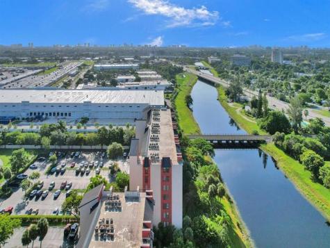 2200 S Cypress Bend Drive Pompano Beach FL 33069