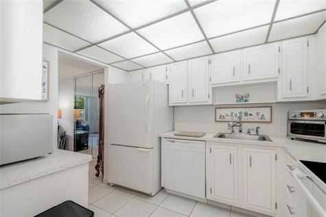 1300 Saint Charles Place # L20 Pembroke Pines Pembroke Pines FL 33026