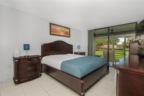 1300 Saint Charles Place # L20 Pembroke Pines Pembroke Pines FL 33026