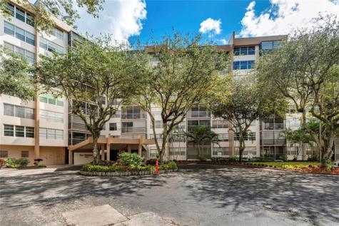1300 Saint Charles Place # L20 Pembroke Pines Pembroke Pines FL 33026