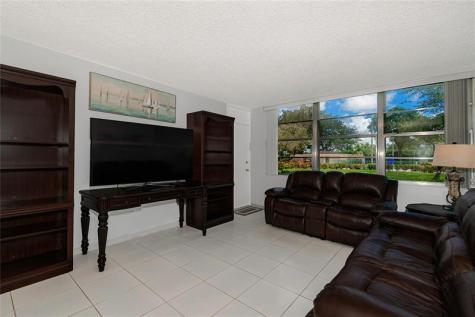 1300 Saint Charles Place # L20 Pembroke Pines Pembroke Pines FL 33026