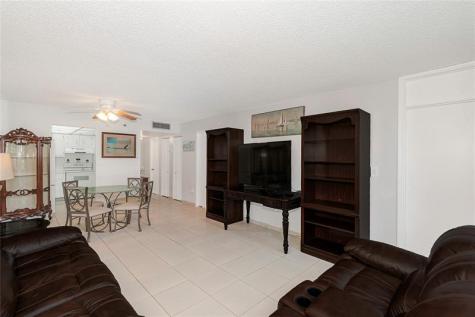 1300 Saint Charles Place # L20 Pembroke Pines Pembroke Pines FL 33026