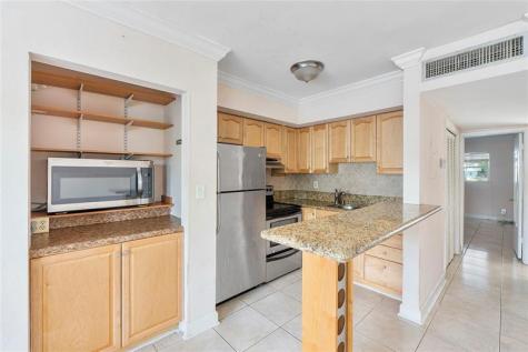 4050 NE 12th Terrace Oakland Park FL 33334