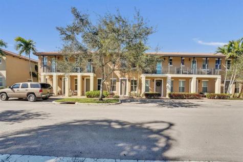 1226 SW 147th Terrace Pembroke Pines FL 33027