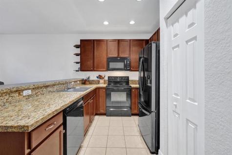 1226 SW 147th Terrace Pembroke Pines FL 33027
