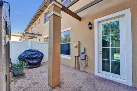1226 SW 147th Terrace Pembroke Pines FL 33027