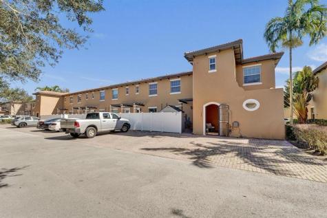 1226 SW 147th Terrace Pembroke Pines FL 33027