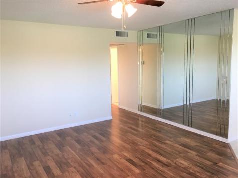 551 SW 135th Avenue Pembroke Pines FL 33027