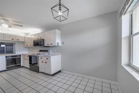 10315 NW 24th Place Sunrise FL 33322