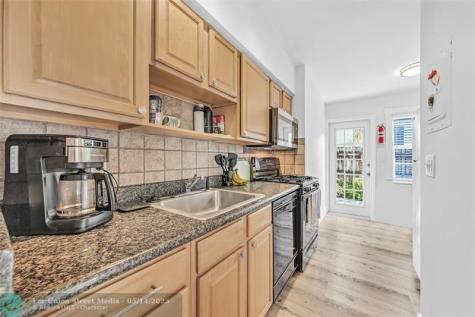 805 NE 17th Avenue Fort Lauderdale FL 33304
