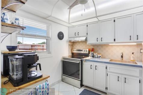 3051 NW 46th Avenue Lauderdale Lakes FL 33313