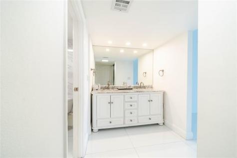 20379 W Country Club Drive Aventura FL 33180