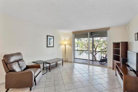 8971 S Hollybrook Boulevard Pembroke Pines FL 33025