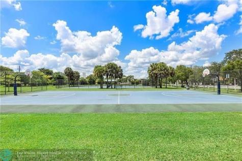 4276 NW 89th Avenue Coral Springs FL 33065