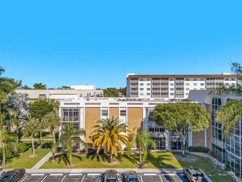 3020 NE 16th Avenue Oakland Park FL 33334