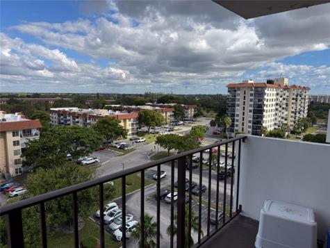 4174 Inverrary Drive Lauderhill FL 33319