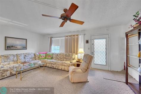 2801 Victoria Way Coconut Creek FL 33066