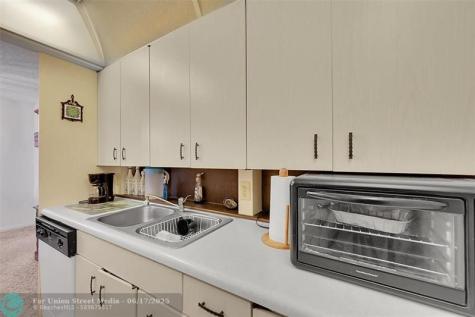 2801 Victoria Way Coconut Creek FL 33066