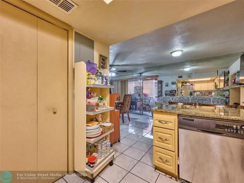 33 Spinning Wheel Lane Tamarac FL 33319