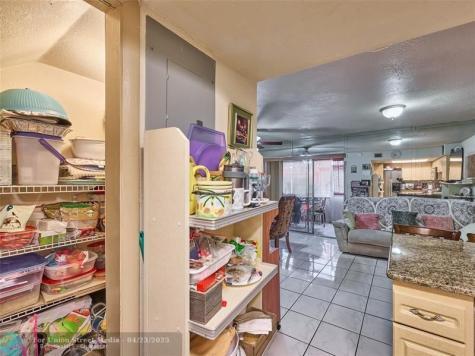 33 Spinning Wheel Lane Tamarac FL 33319