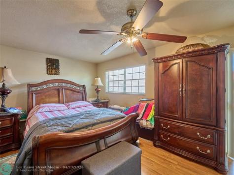 33 Spinning Wheel Lane Tamarac FL 33319