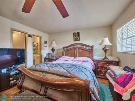 33 Spinning Wheel Lane Tamarac FL 33319