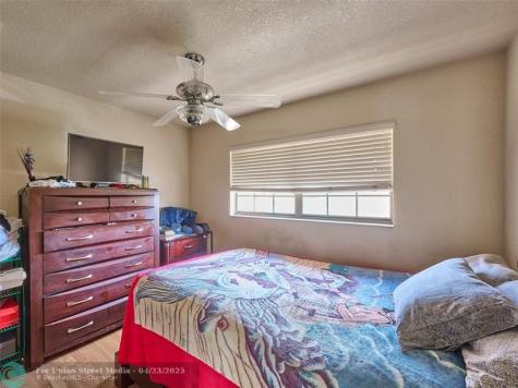 33 Spinning Wheel Lane Tamarac FL 33319