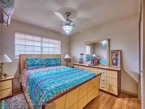 33 Spinning Wheel Lane Tamarac FL 33319