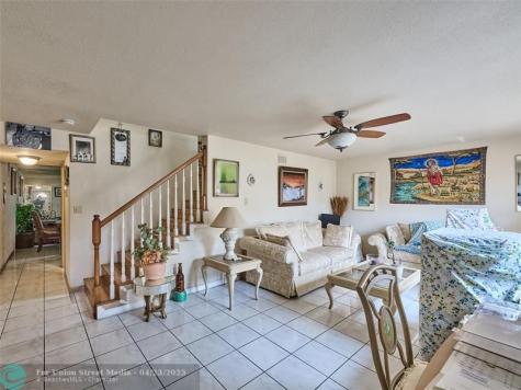 33 Spinning Wheel Lane Tamarac FL 33319