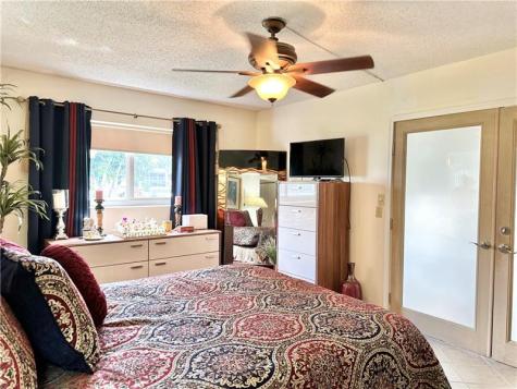 285 Oakridge Q Deerfield Beach FL 33442