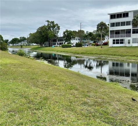 285 Oakridge Q Deerfield Beach FL 33442