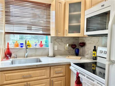 285 Oakridge Q Deerfield Beach FL 33442