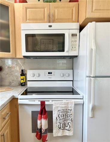 285 Oakridge Q Deerfield Beach FL 33442