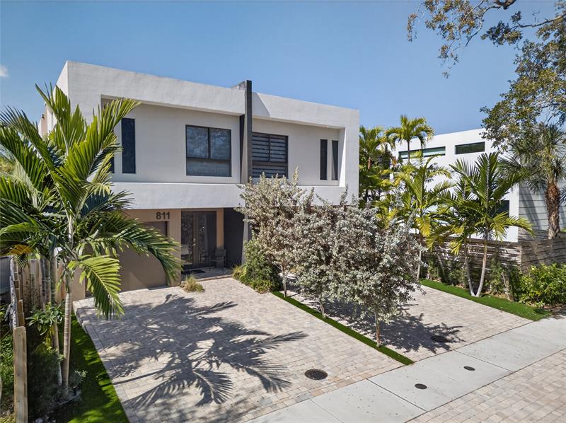 811 SW 10th Terrace Fort Lauderdale FL 33315