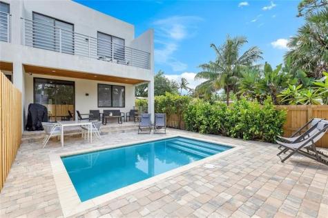 811 SW 10th Terrace Fort Lauderdale FL 33315