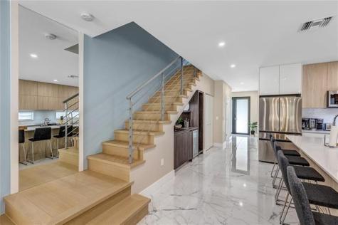 811 SW 10th Terrace Fort Lauderdale FL 33315