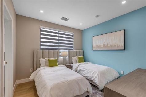 811 SW 10th Terrace Fort Lauderdale FL 33315