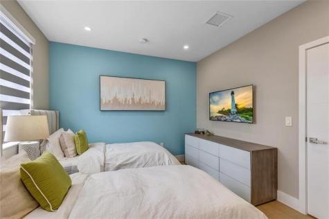 811 SW 10th Terrace Fort Lauderdale FL 33315