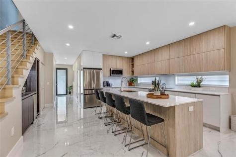 811 SW 10th Terrace Fort Lauderdale FL 33315